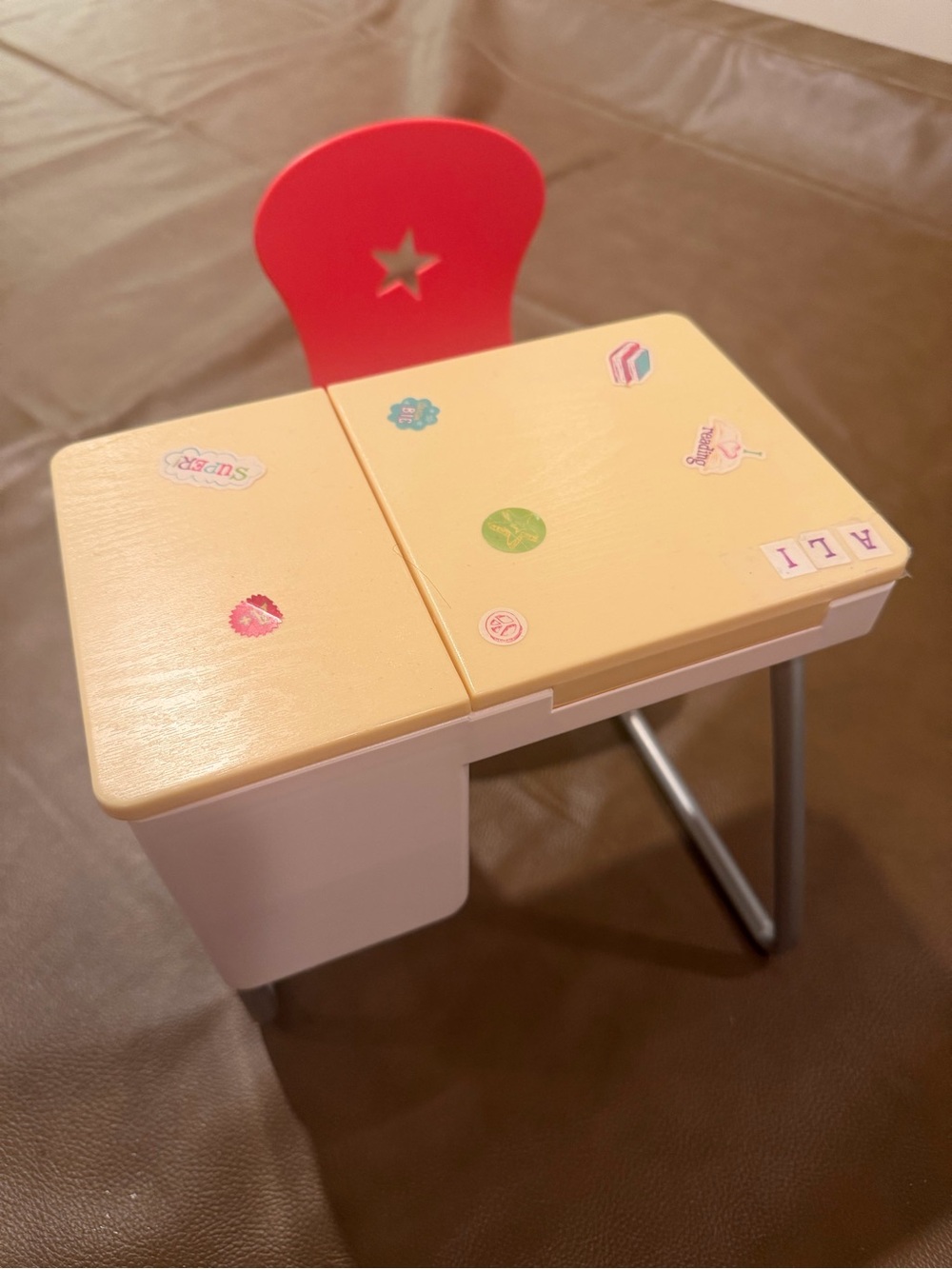 American Girl Pink Star-Back Chair with Cream Desk Top